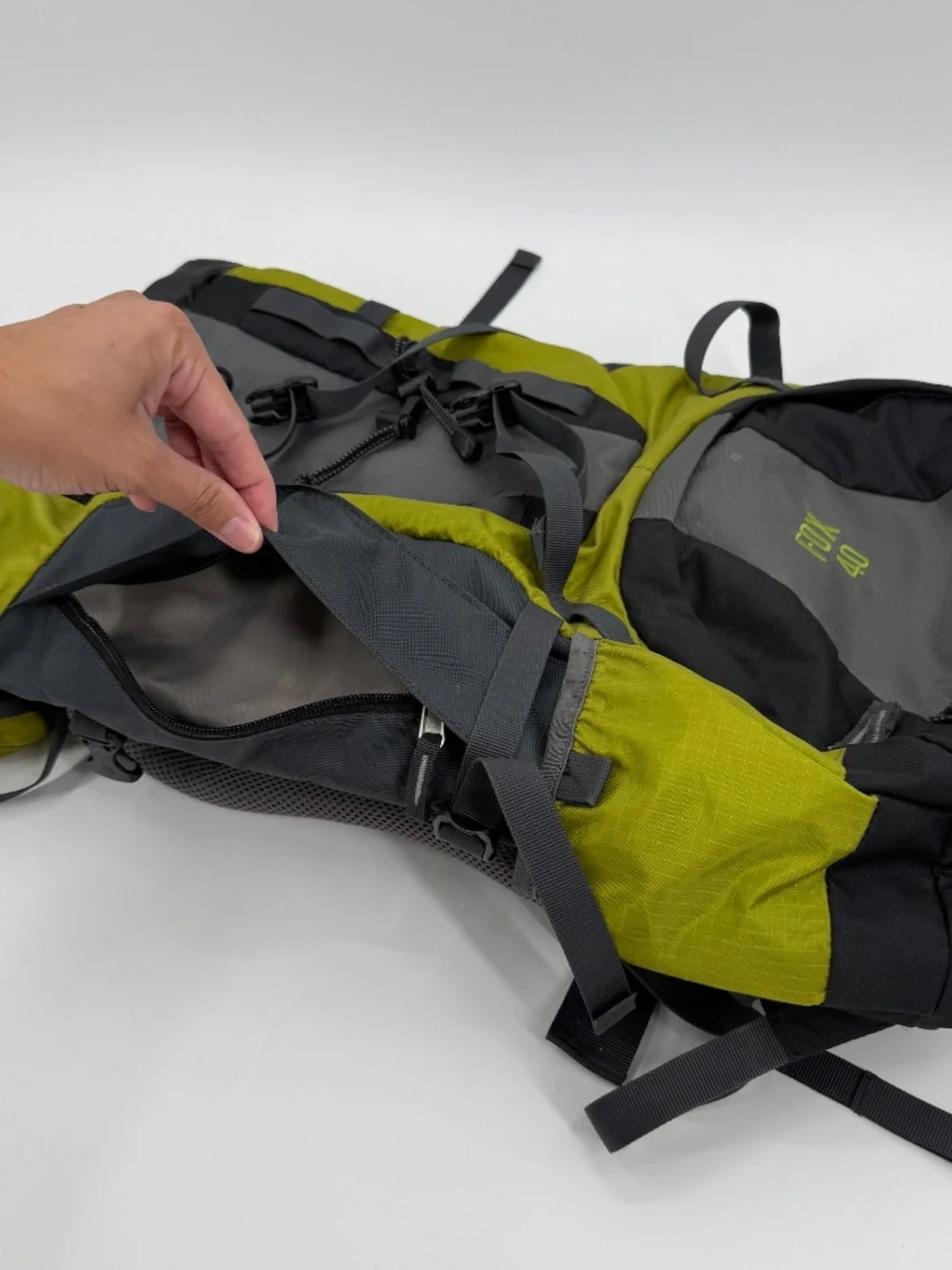 Deuter Fox 40L Hiking Backpack Green Charcoal Internal Frame Youth / Women Small